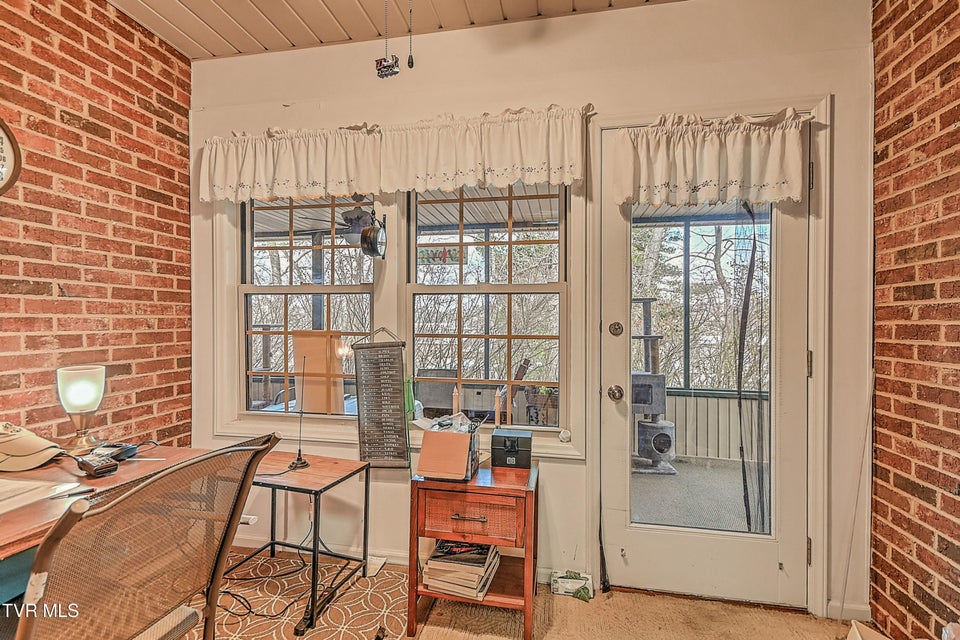 Photo #26: 42 Platinum Court