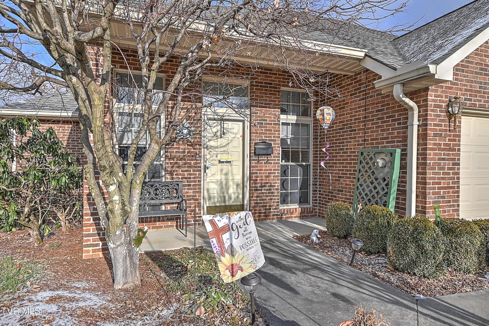 Photo #32: 42 Platinum Court