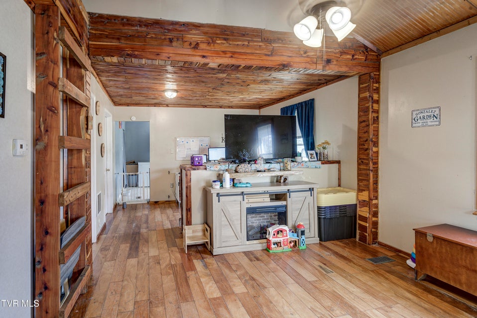 Photo #4: 1820 Ridgeway Drive