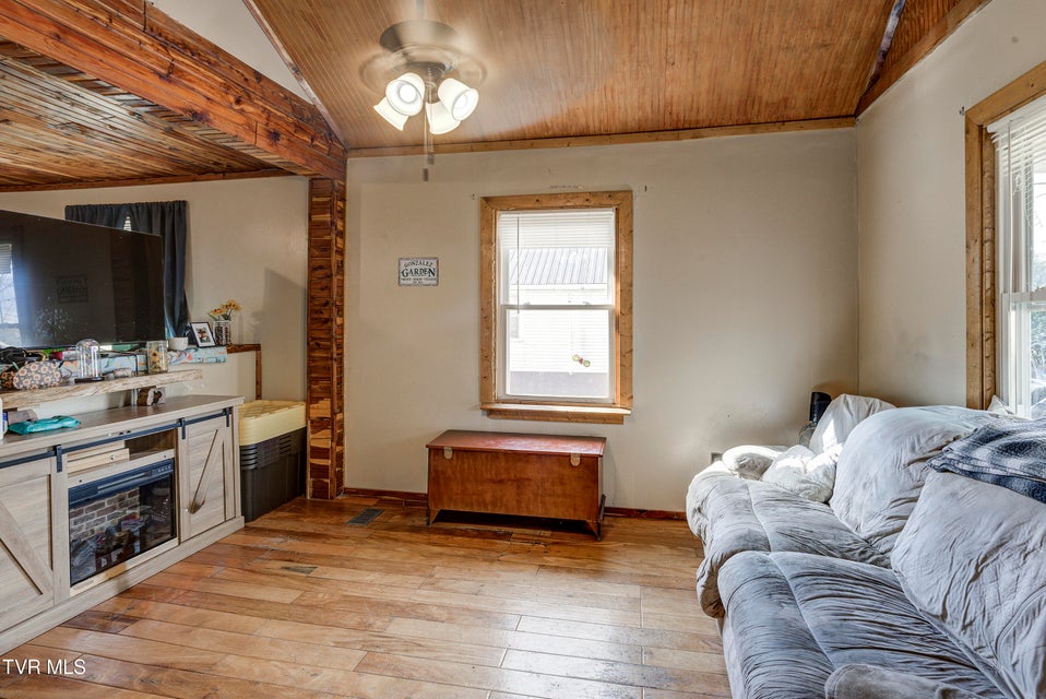 Photo #7: 1820 Ridgeway Drive