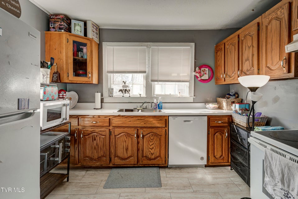 Photo #10: 1820 Ridgeway Drive