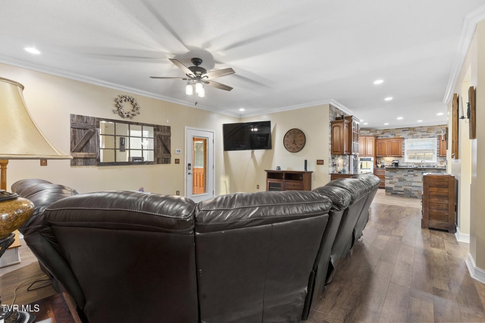 Photo #31: 3017 Hardy Road