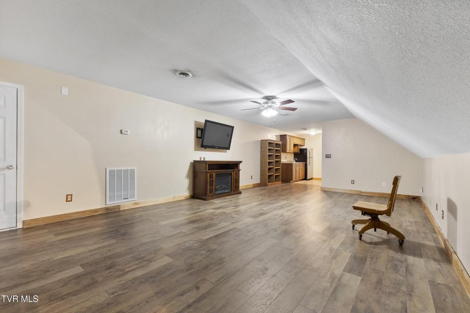 Photo #44: 3017 Hardy Road