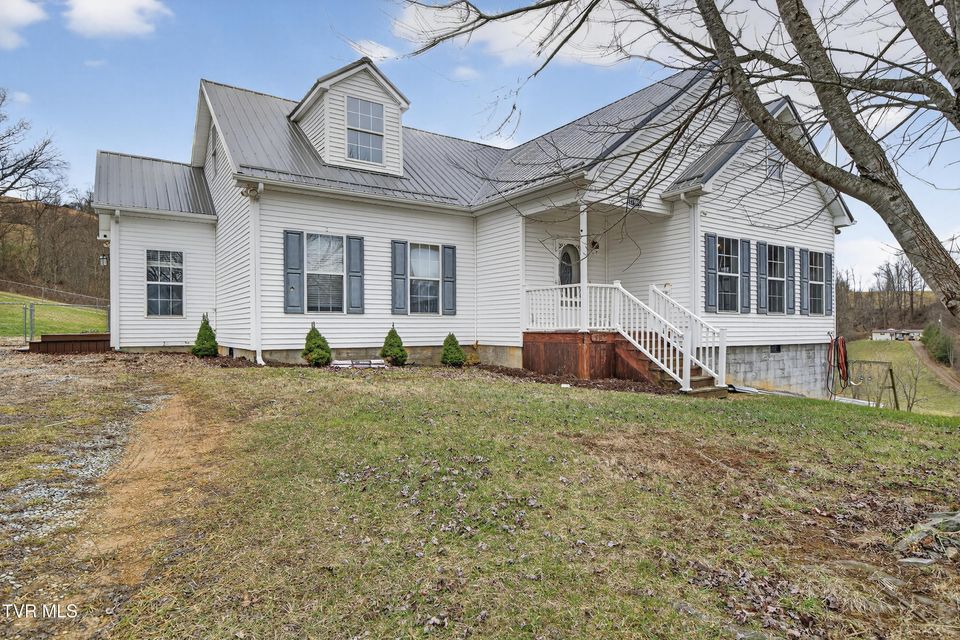 Photo #2: 17968 Overlook Dr 