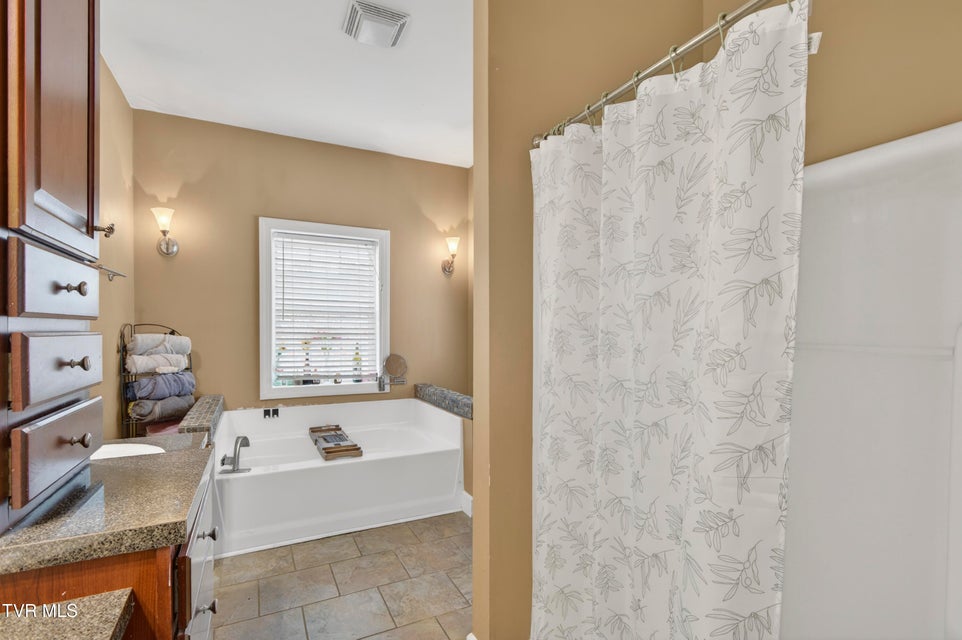 Photo #25: 17968 Overlook Dr 