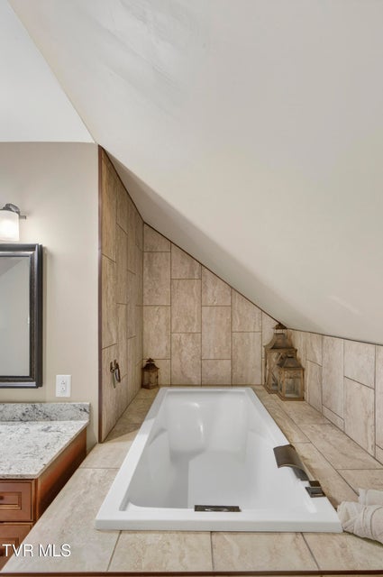 Photo #34: 17968 Overlook Dr 