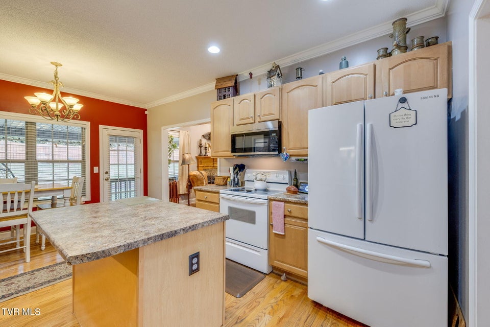 Photo #12: 220 Haley Walk