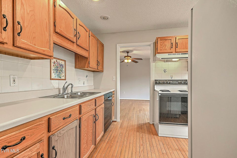 Photo #8: 15336 Woodstone Circle