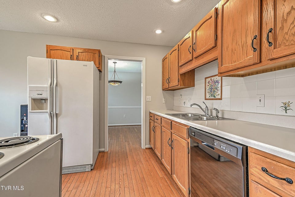 Photo #12: 15336 Woodstone Circle