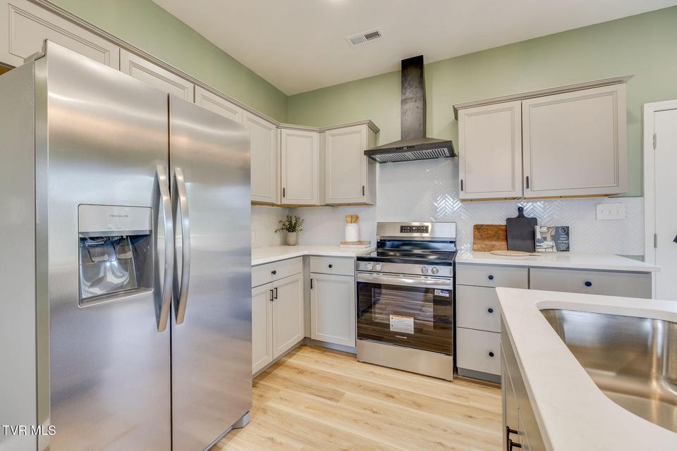 Photo #15: 166 Ebenezer Road