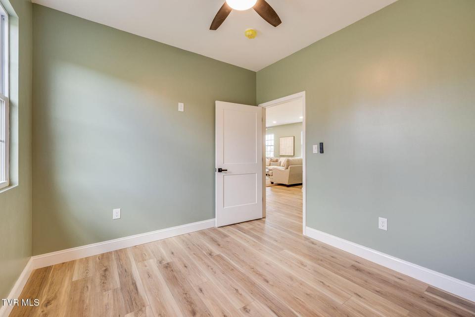 Photo #25: 166 Ebenezer Road