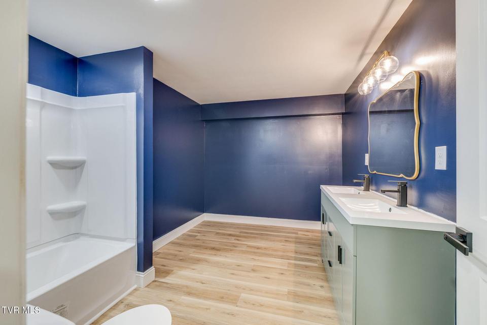 Photo #31: 166 Ebenezer Road