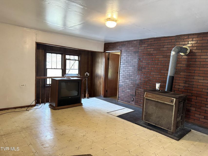 Photo #4: 30 Albemarle Street