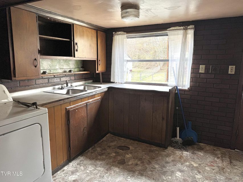 Photo #17: 30 Albemarle Street