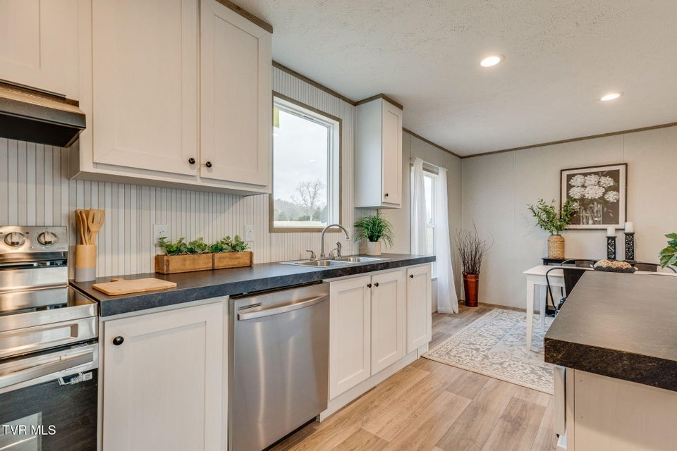 Photo #9: 899 Milburnton Road