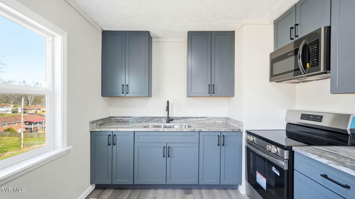 Photo #5: 2020 Holly Street