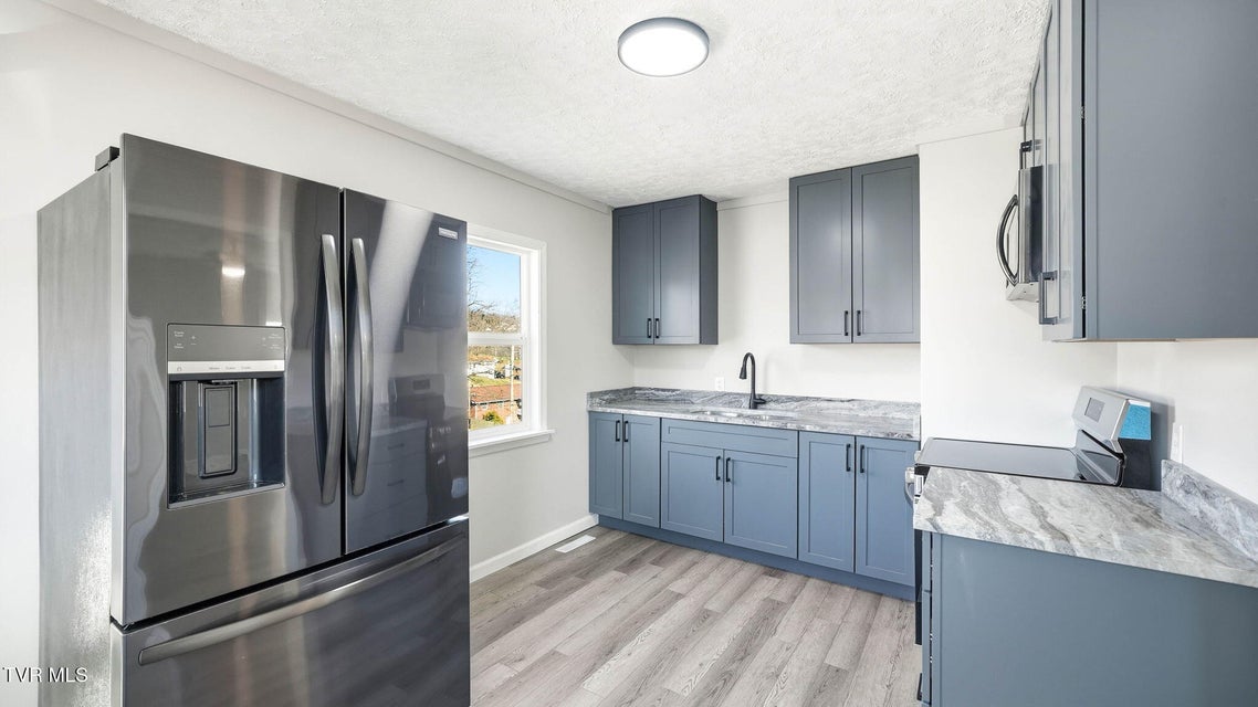 Photo #4: 2020 Holly Street