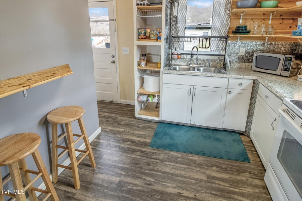 Photo #12: 427 Roan Street