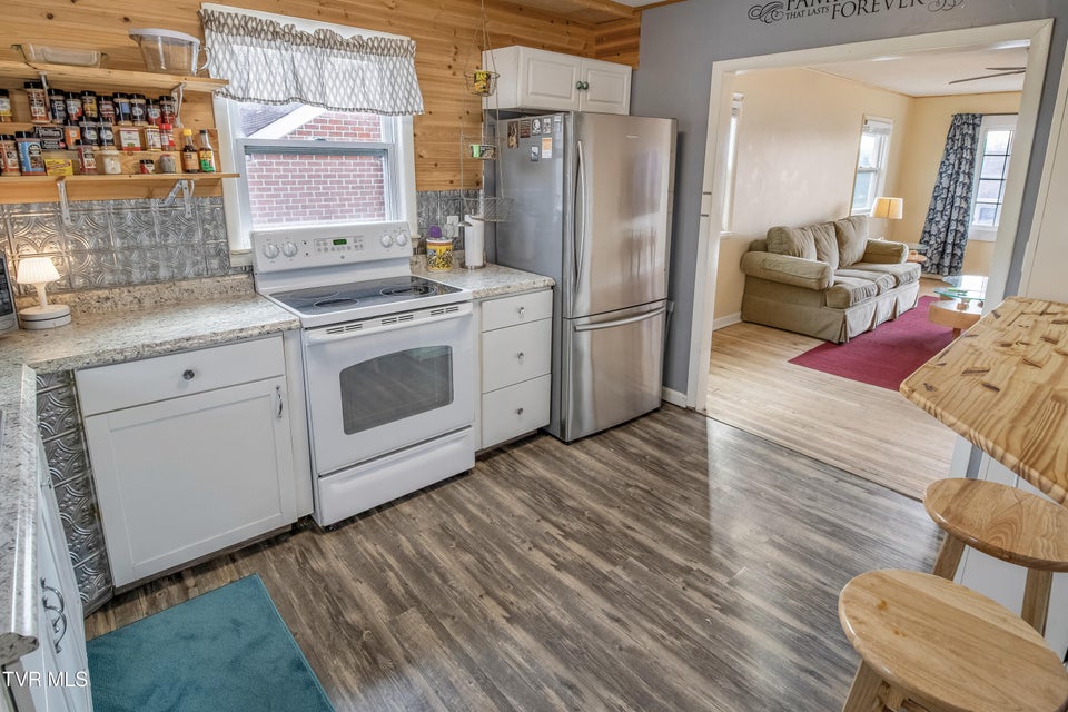 Photo #13: 427 Roan Street