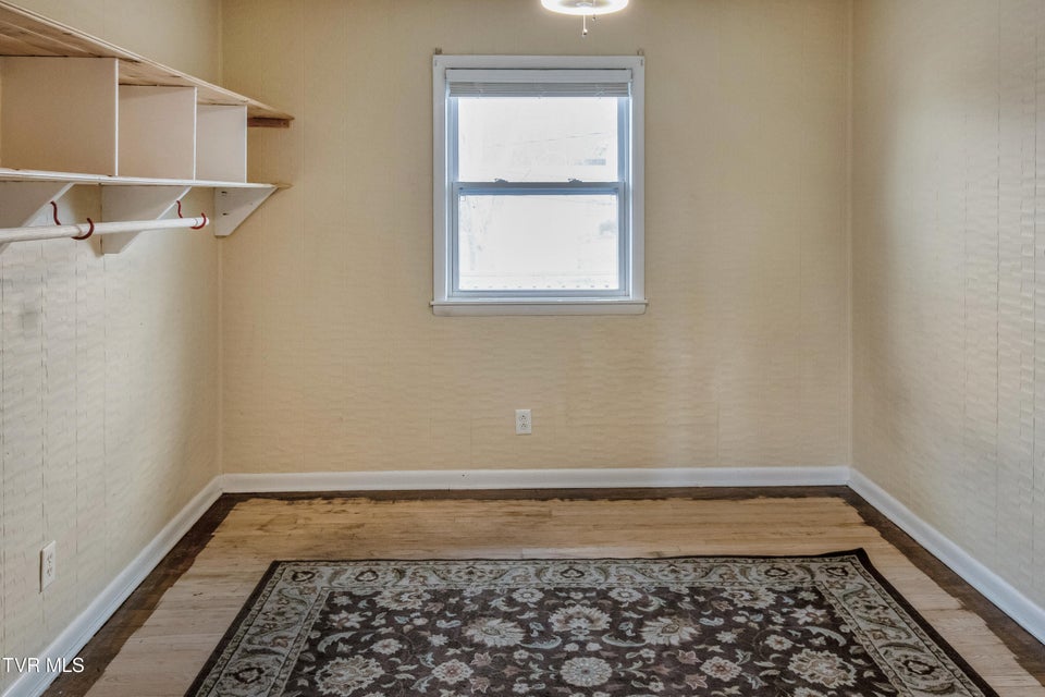 Photo #25: 427 Roan Street