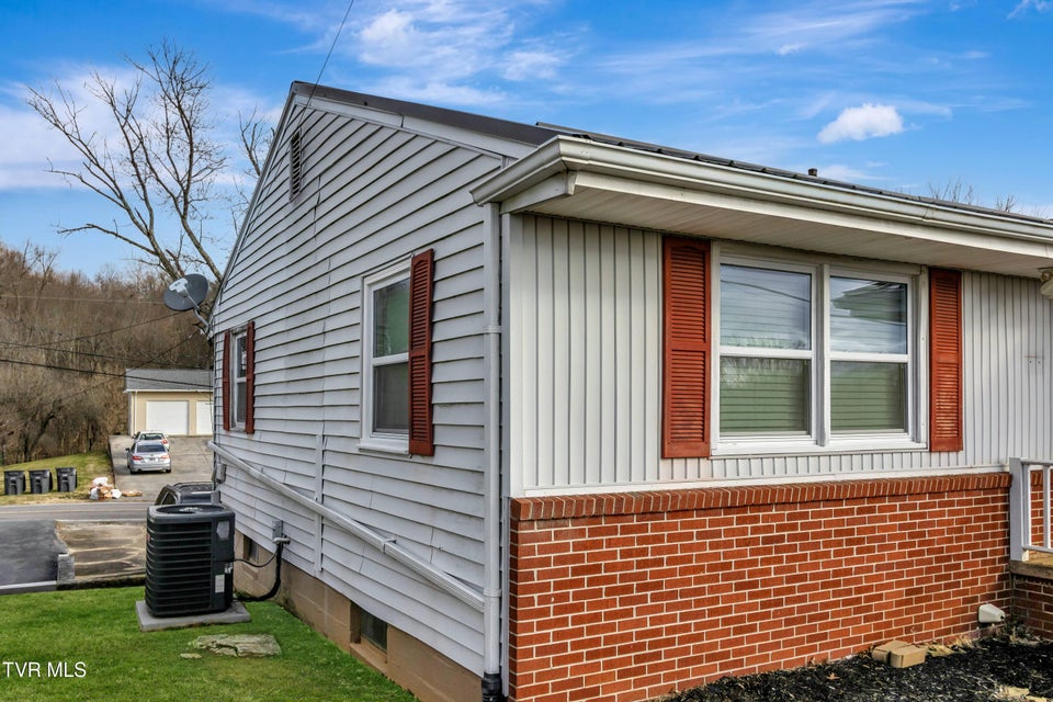 Photo #4: 427 Roan Street