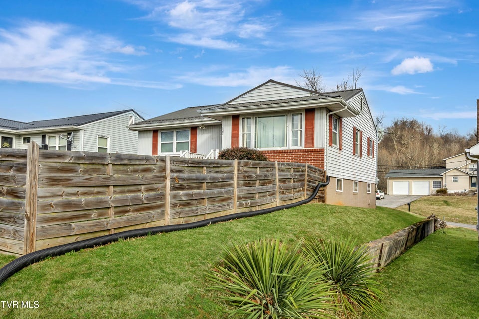 Photo #3: 427 Roan Street