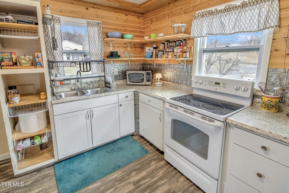 Photo #15: 427 Roan Street