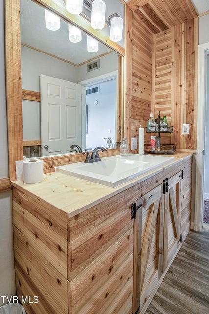 Photo #17: 427 Roan Street