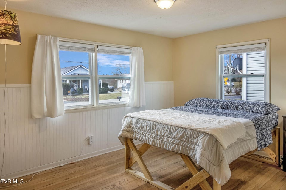 Photo #21: 427 Roan Street