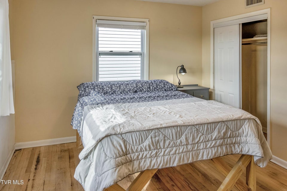 Photo #22: 427 Roan Street