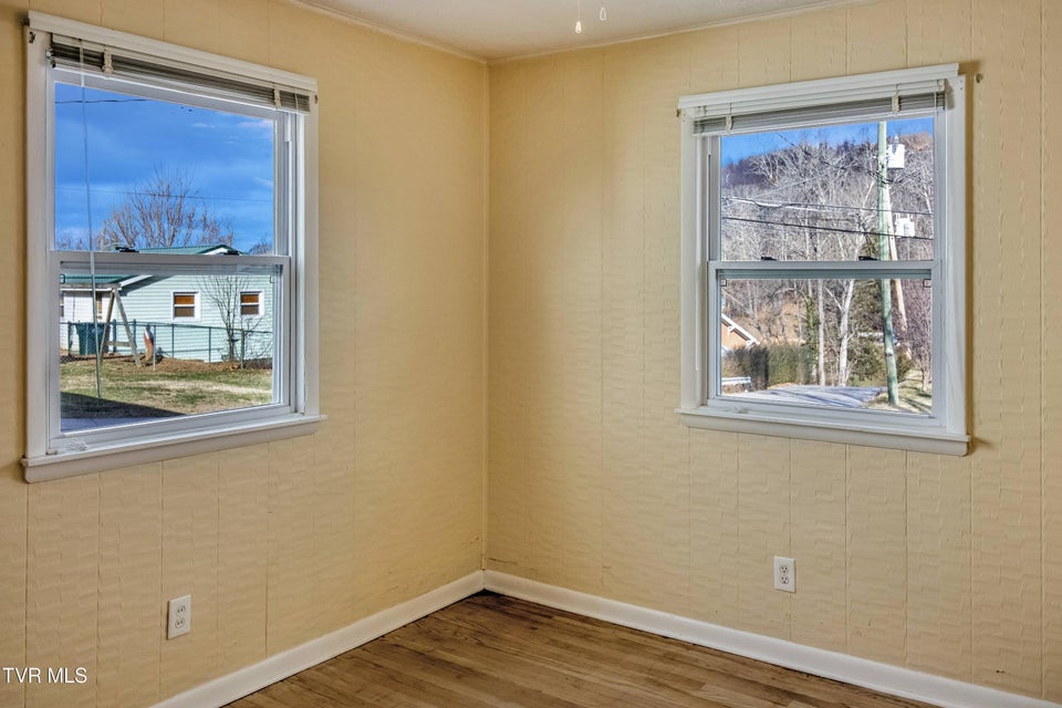 Photo #27: 427 Roan Street