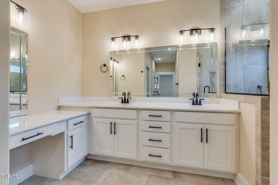 Photo #14: 920 Daybreak Crest