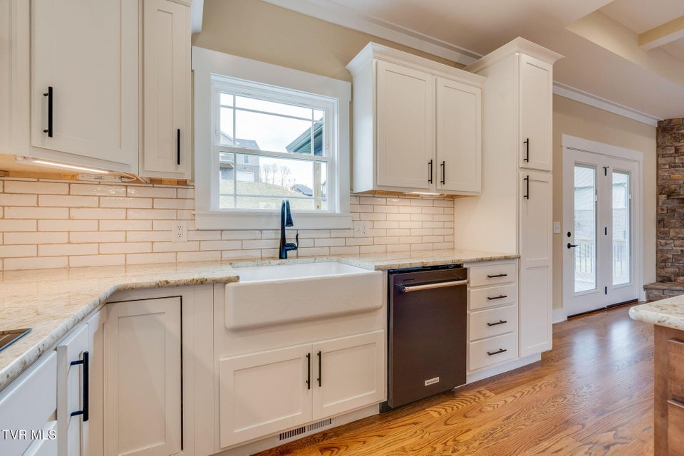 Photo #19: 920 Daybreak Crest