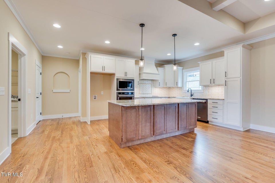 Photo #22: 920 Daybreak Crest