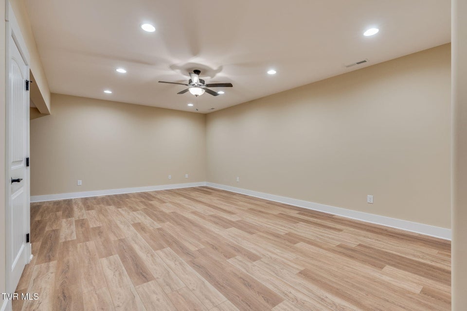 Photo #24: 920 Daybreak Crest