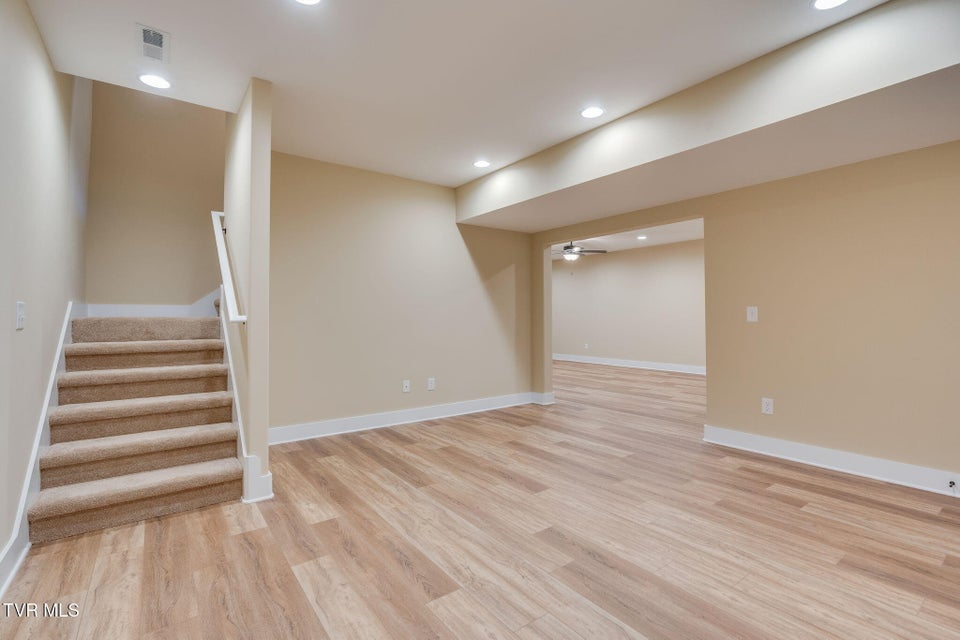 Photo #26: 920 Daybreak Crest