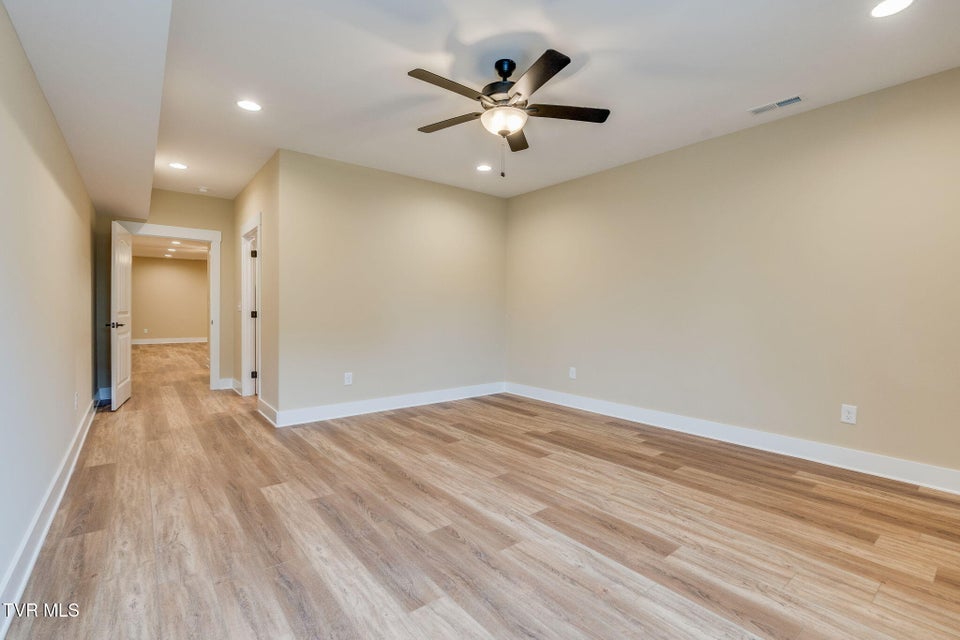 Photo #38: 920 Daybreak Crest