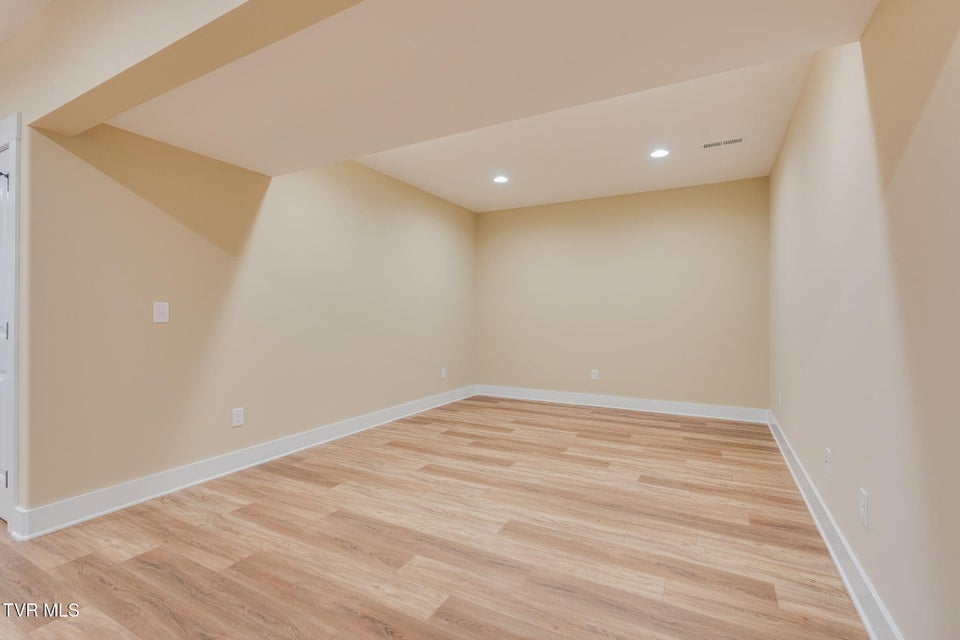 Photo #41: 920 Daybreak Crest