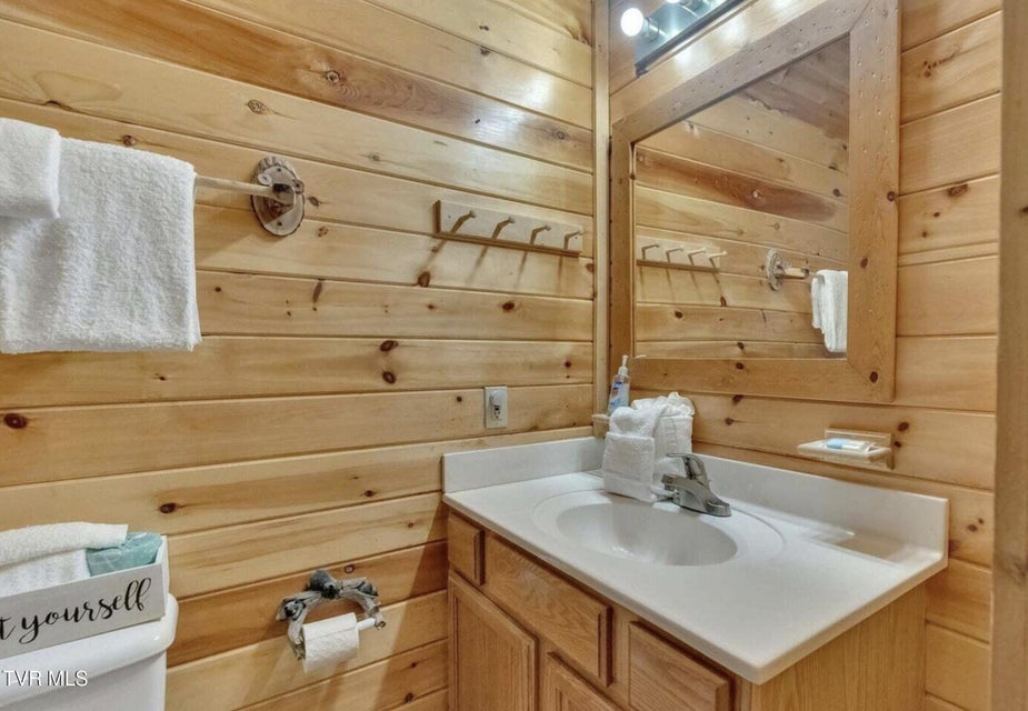 Photo #16: 1815 Trout Way