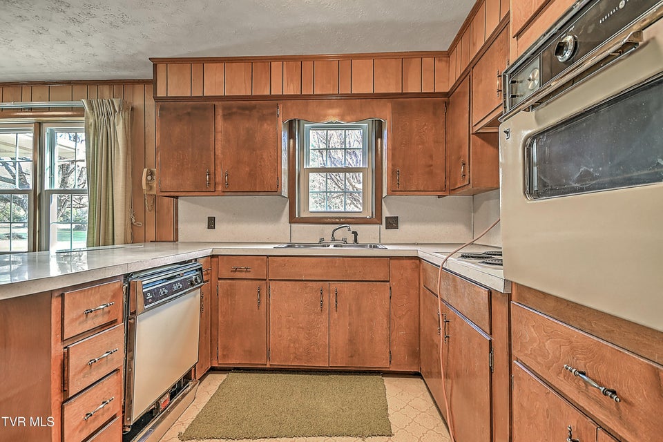 Photo #37: 721 Double Springs Road