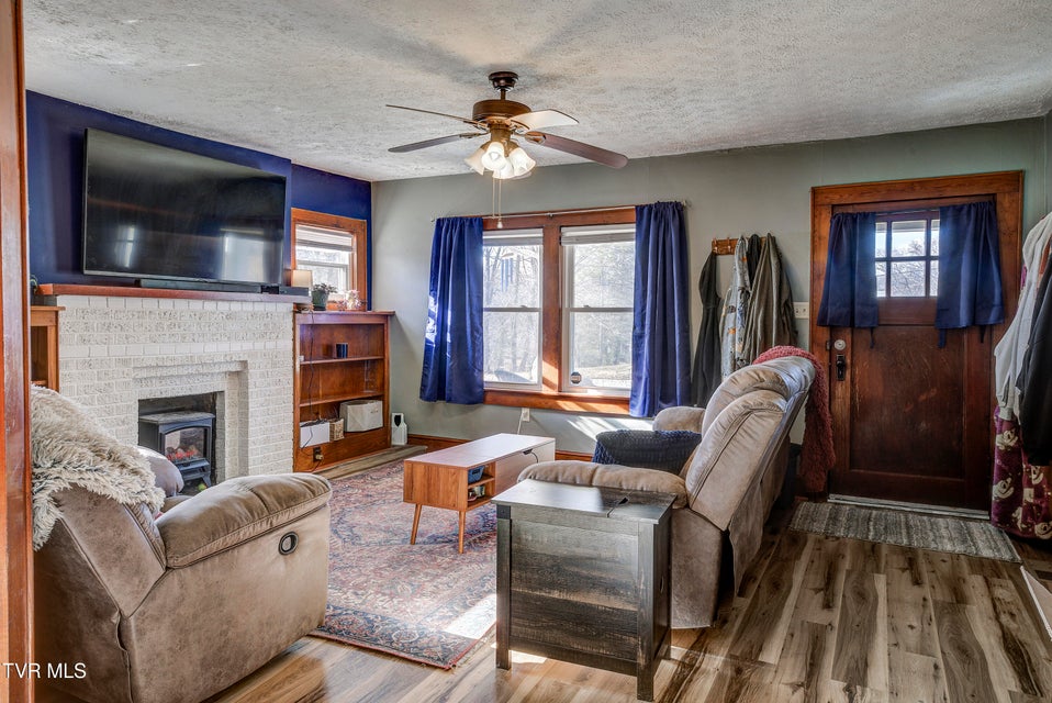 Photo #11: 332 Randolph Street