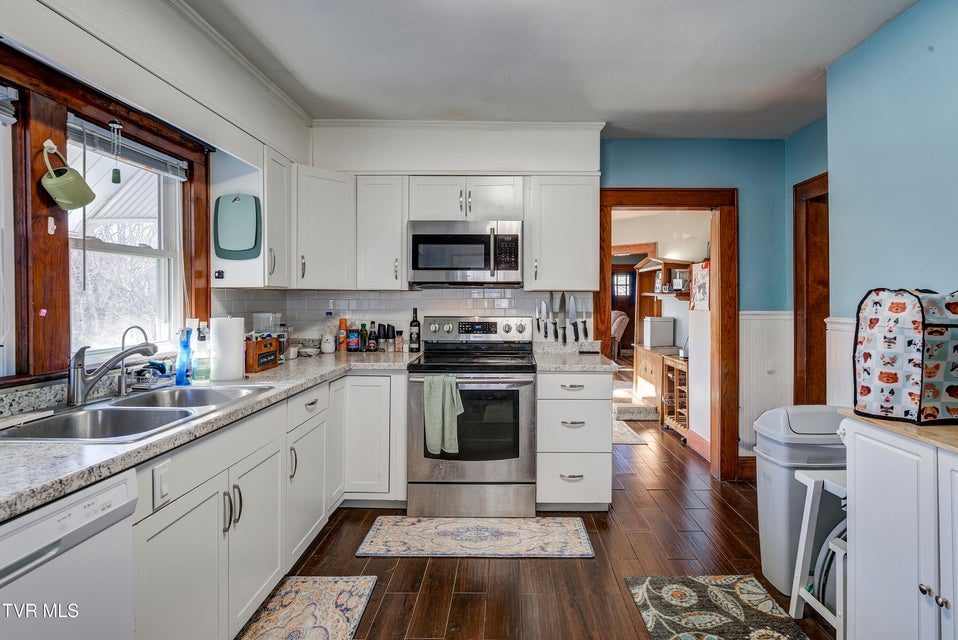 Photo #18: 332 Randolph Street