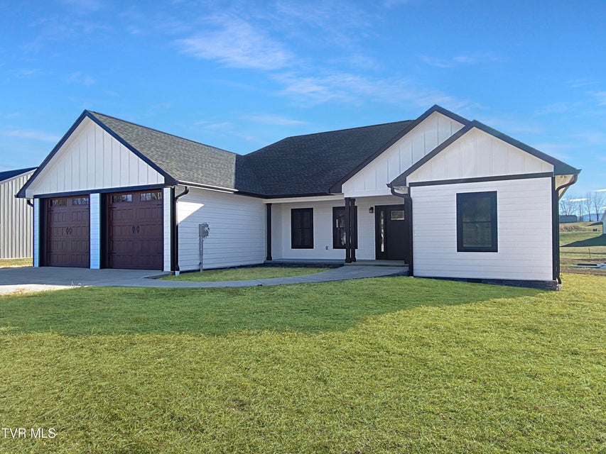 Photo #4: 120 Green Lawn Avenue