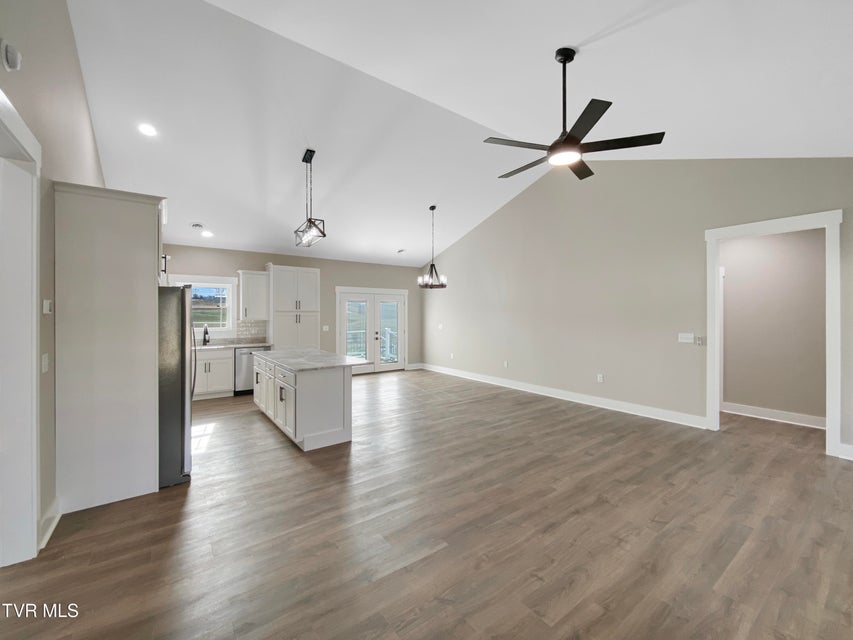 Photo #6: 120 Green Lawn Avenue