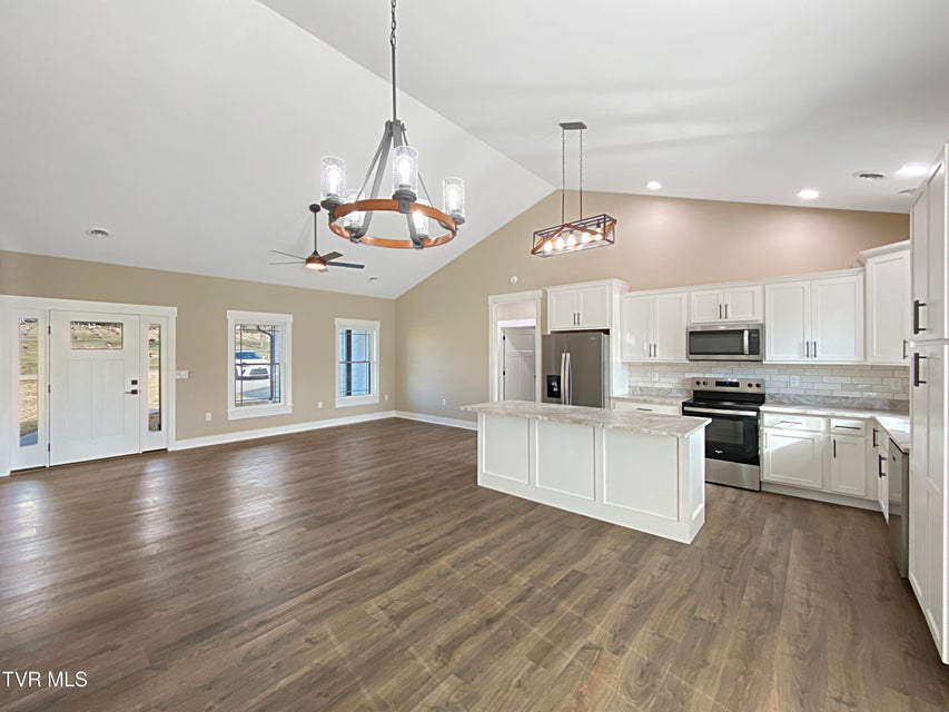 Photo #7: 120 Green Lawn Avenue