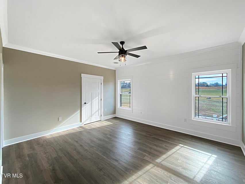 Photo #9: 120 Green Lawn Avenue