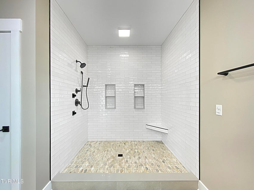 Photo #12: 120 Green Lawn Avenue