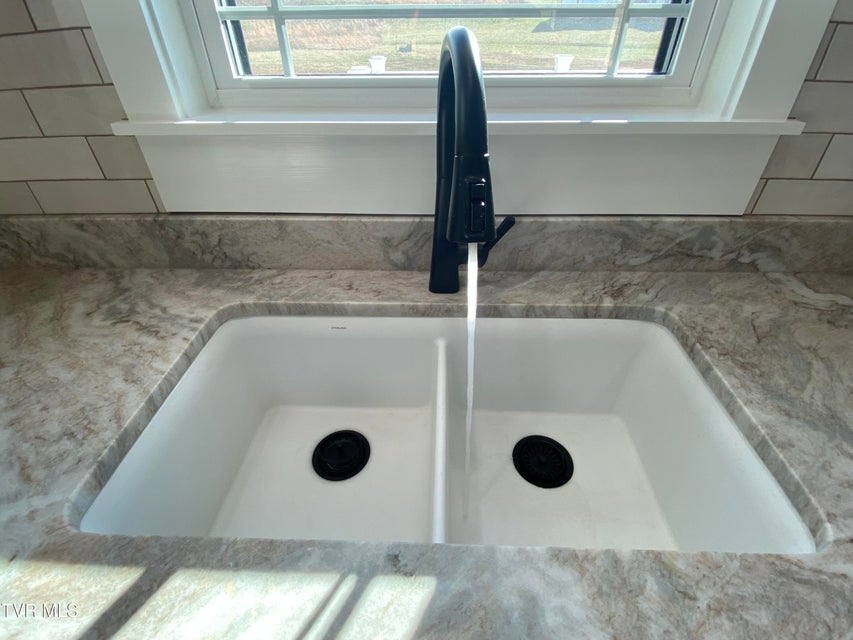 Photo #28: 120 Green Lawn Avenue