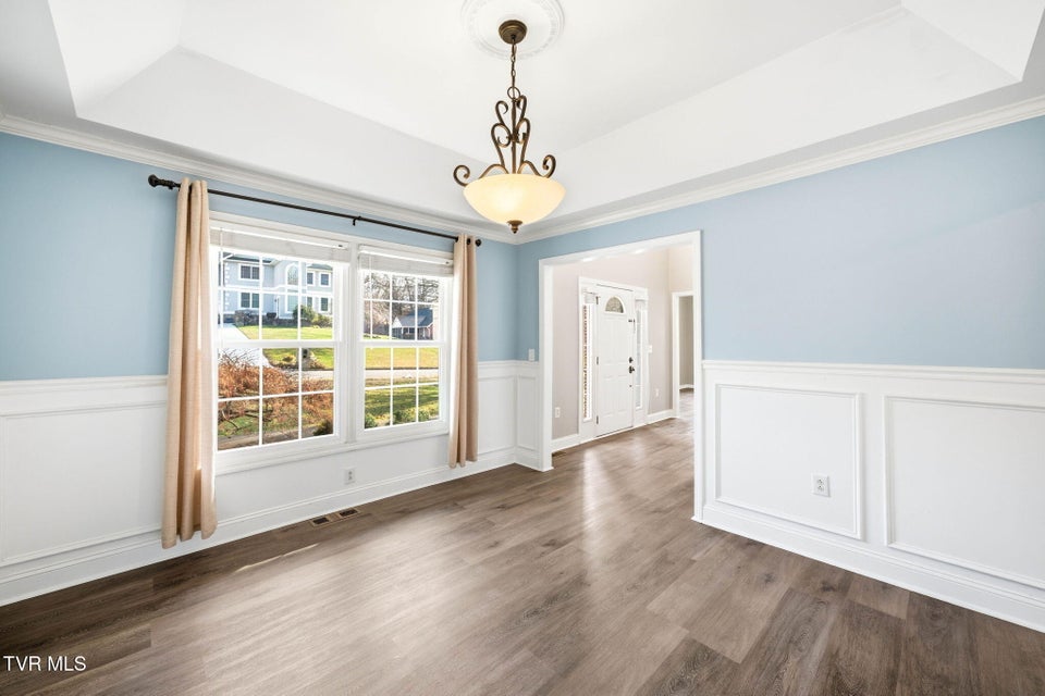 Photo #9: 203 Glen Oaks Drive