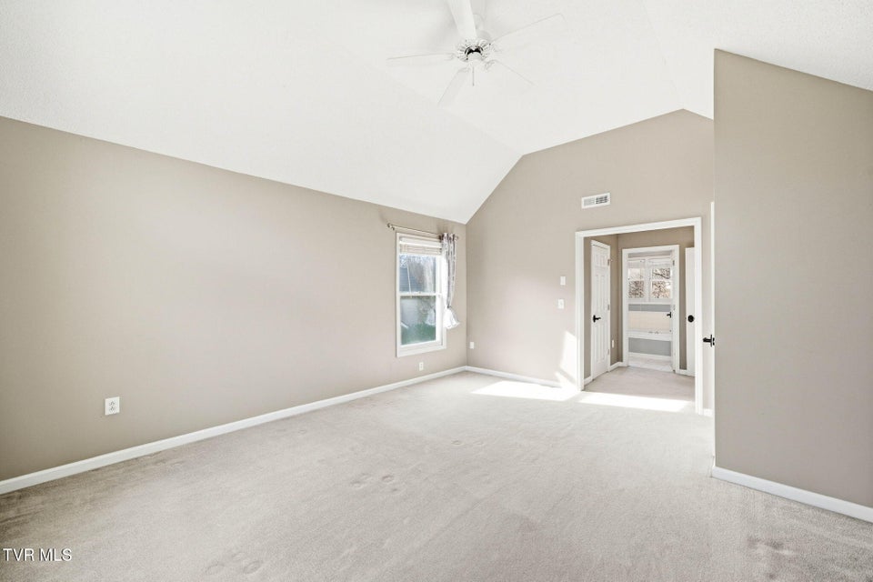 Photo #12: 203 Glen Oaks Drive